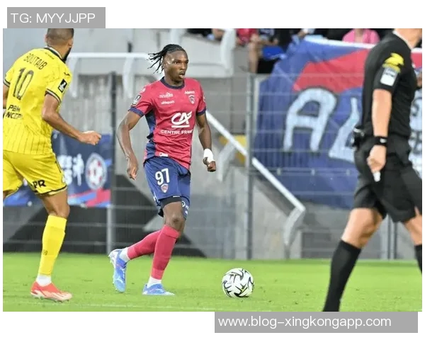 切尔西内部讨论决定在转会窗口寻找新中卫以增强防线实力