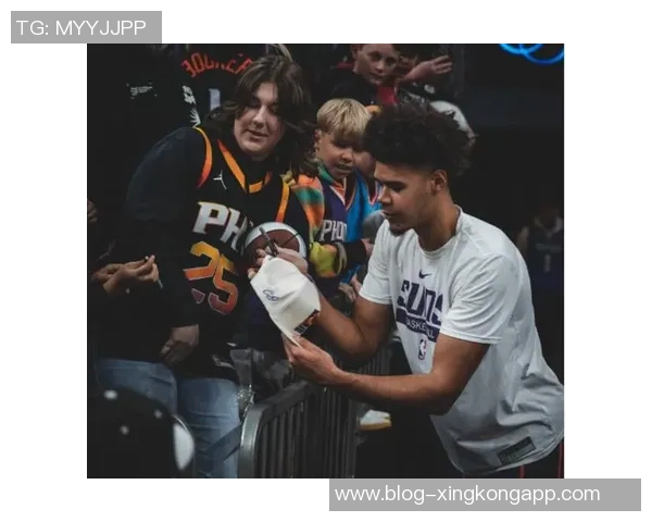 卡梅隆约翰逊首节三分球失准仅得1分2板2助状态堪忧